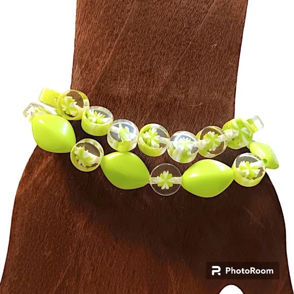 HANDMADE Neon / Lime Green Stackable Stretch Bracelets & Earrings Jewelry Set - Picture 3 of 7